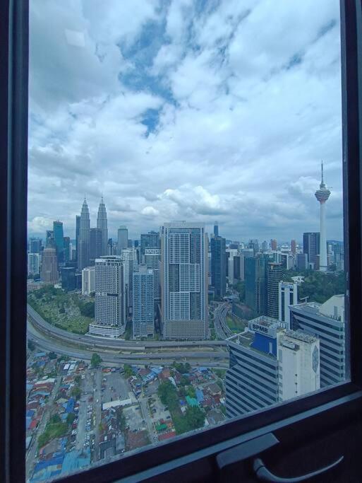 Lx 39A Balcony Klcc View 1 Bedroom Infinity Pool Куала Лумпур Екстериор снимка