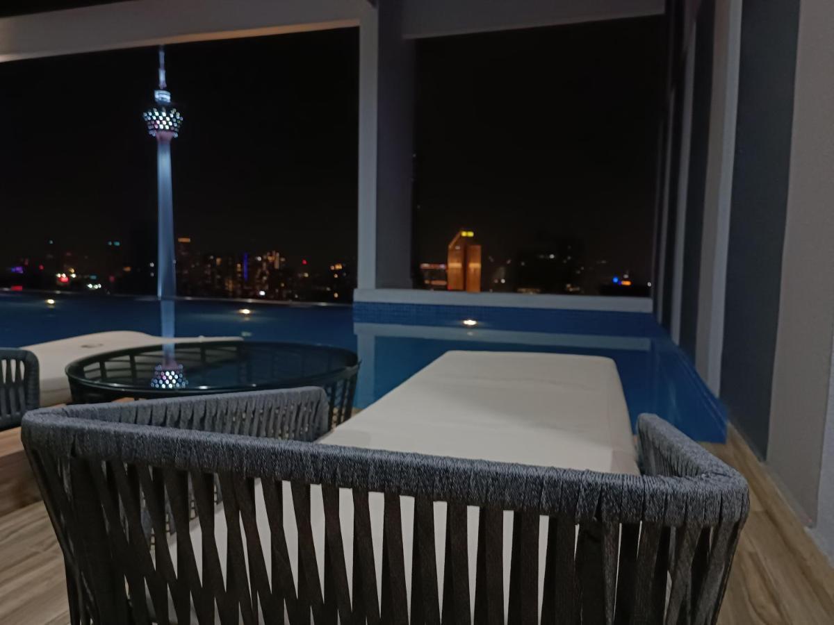 Lx 39A Balcony Klcc View 1 Bedroom Infinity Pool Куала Лумпур Екстериор снимка