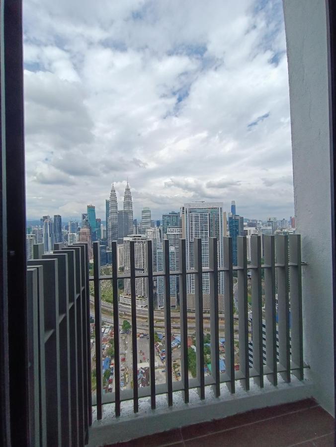 Lx 39A Balcony Klcc View 1 Bedroom Infinity Pool Куала Лумпур Екстериор снимка