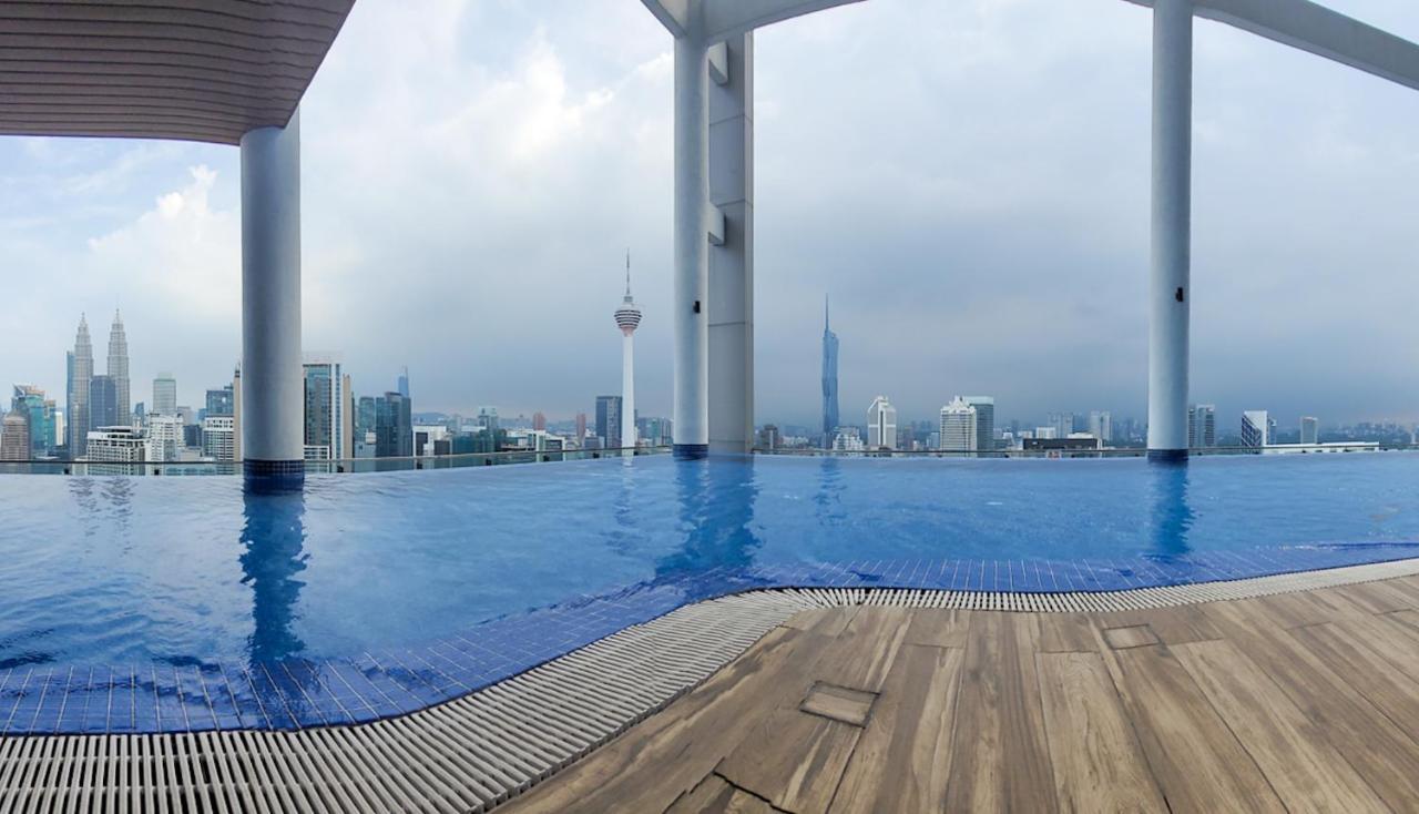 Lx 39A Balcony Klcc View 1 Bedroom Infinity Pool Куала Лумпур Екстериор снимка