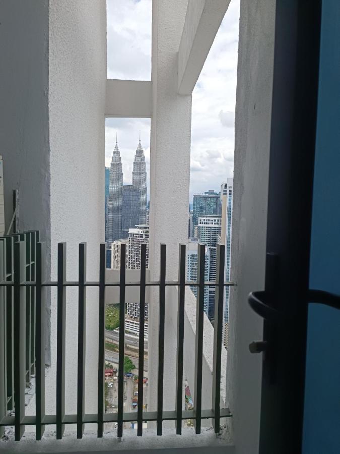 Lx 39A Balcony Klcc View 1 Bedroom Infinity Pool Куала Лумпур Екстериор снимка