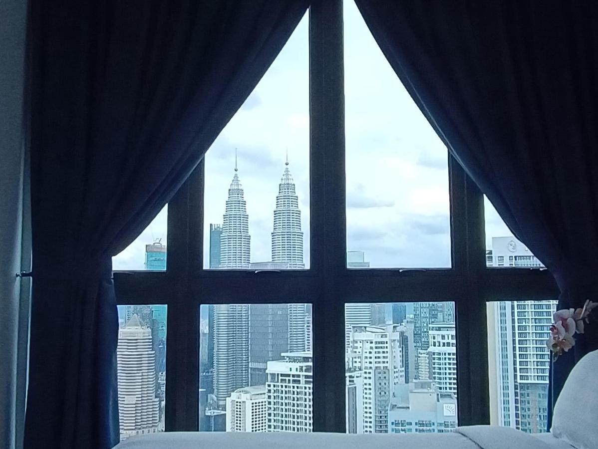 Lx 39A Balcony Klcc View 1 Bedroom Infinity Pool Куала Лумпур Екстериор снимка