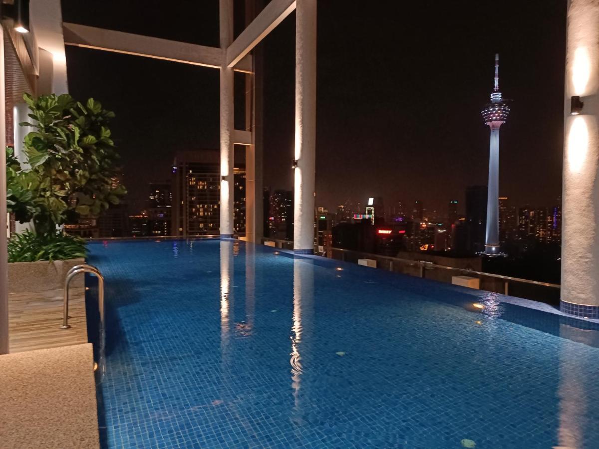 Lx 39A Balcony Klcc View 1 Bedroom Infinity Pool Куала Лумпур Екстериор снимка
