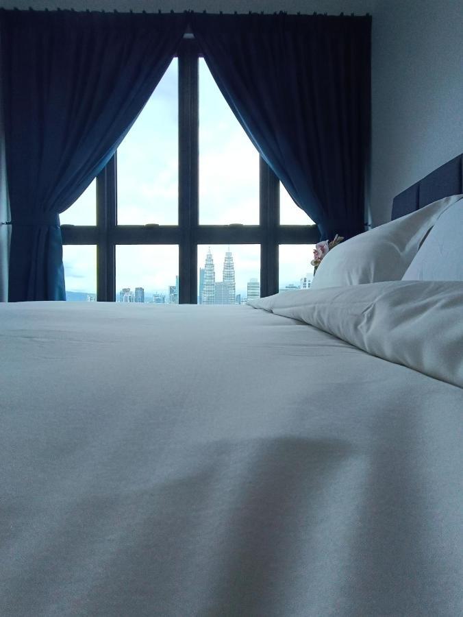 Lx 39A Balcony Klcc View 1 Bedroom Infinity Pool Куала Лумпур Екстериор снимка