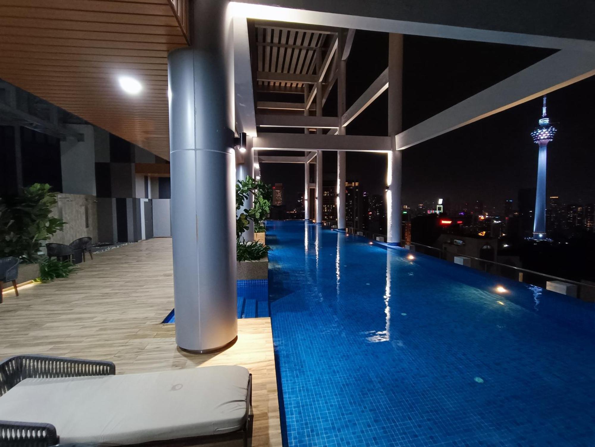 Lx 39A Balcony Klcc View 1 Bedroom Infinity Pool Куала Лумпур Екстериор снимка